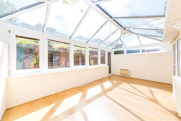 4 bedroom terraced house to rent - Photo 1