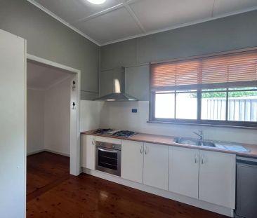 Full of Charm - Photo 3