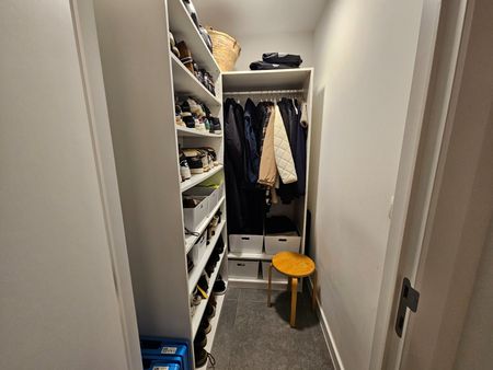 Energiezuinig duplex-appartement met 3 slaapkamers in recent project Kasteeldreef, nabij centrum Hoogstraten. - Photo 4