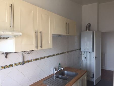 Location Appartement 4 pièces 78m² - Photo 3