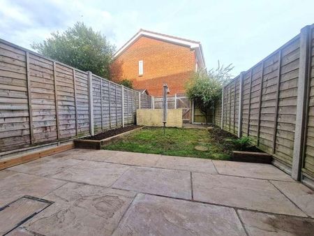 Botley Gardens, Southampton, Hampshire, SO19 - Photo 3