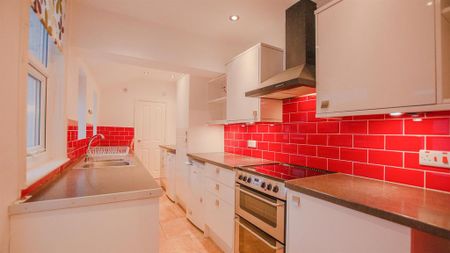 2 bedroom terraced house to rent - Photo 4