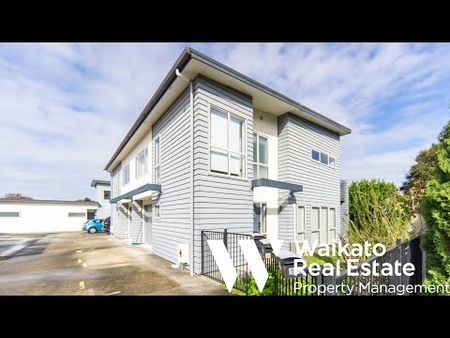 Neat and Tidy Executive Townhouse - Photo 5