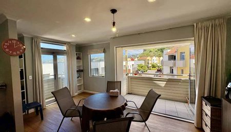 Sunny Townhouse in Greta Point - Photo 3