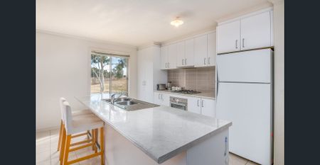 Modern & Low Maintenance in Quiet Estate - Photo 4