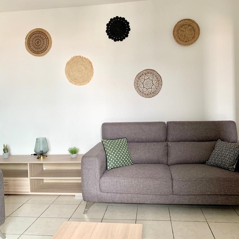 Location Appartement 1 pièce 19m² STE CLOTILDE 97490 - Photo 1