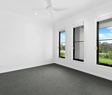 **Price reduced** Modern, Low-Maintenance Home in a Quiet Neighbour... - Photo 5