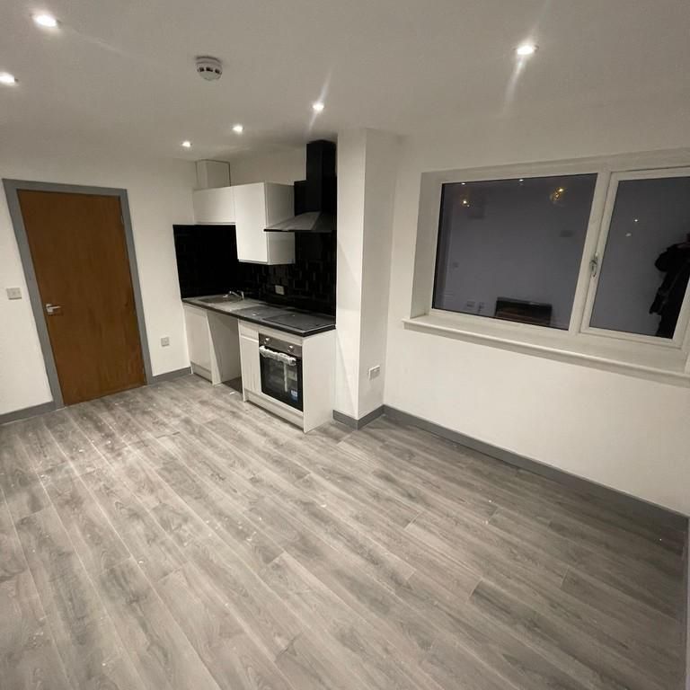 Studio to rent - Photo 1