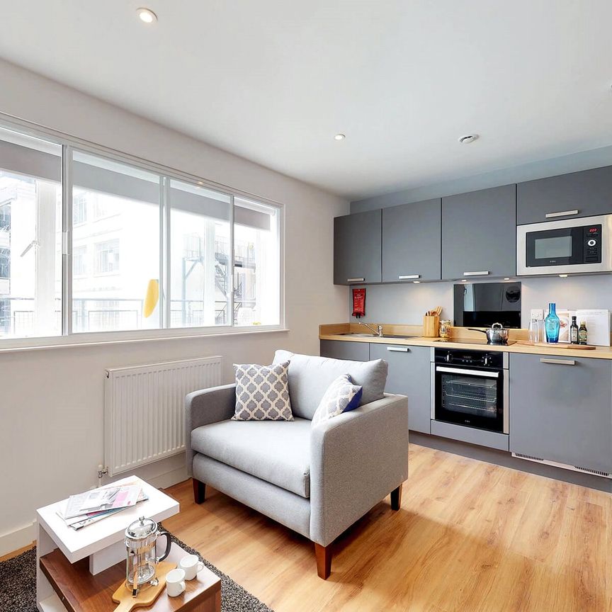 Apt 4, Gravity Residence - Photo 1