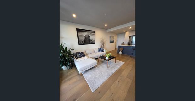 Luxury Living Made Easy! - Photo 1