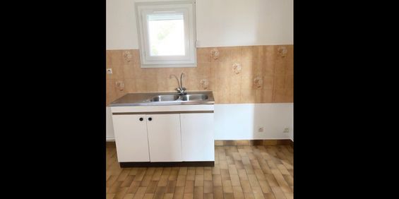 Location Appartement 3 pièces 64 m² Saint-Benoît-du-Sault - Photo 3
