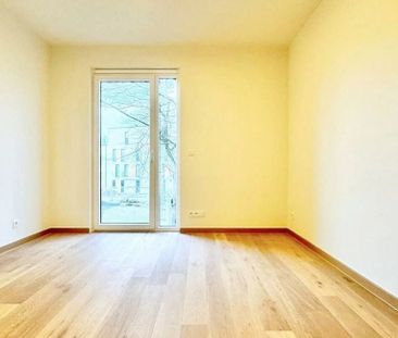 Woning te huur in Ukkel voor € 3.000 met 4 slaapkamers - Photo 2