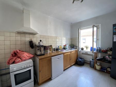 Location Appartement 3 pièces 82m² PIERREFEU DU VAR 83390 - Photo 3