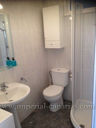 Apartamento en alquiler, en una zona tranquila, planta alta, con impresionantes vistas panorámicas desde la terraza a El Teide, la montaña y el mar - Photo 5