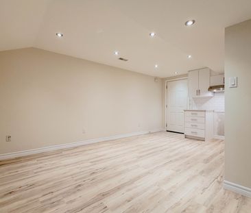 For Lease - 403 Winona Drive Unit# Lower, Toronto, Ontario - Photo 2