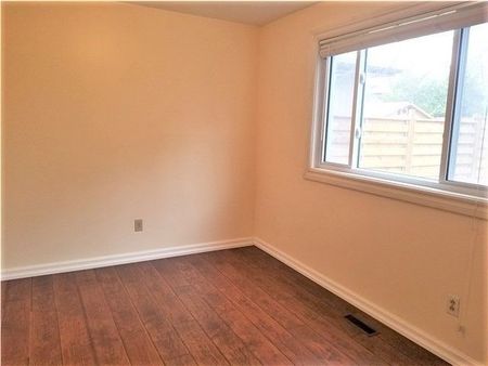 For Lease - 79 Osborne Crescent, Oakville, Ontario - Photo 5