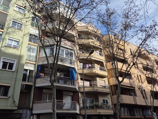 Piso de alquiler en Carrer D'escòcia, 60, Vilapicina i la Torre Llobeta - Photo 1