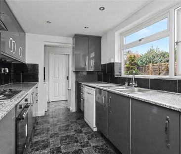 Arnold Road, Woking - 3 bedrooms Property for lettings - Seymours - Photo 6