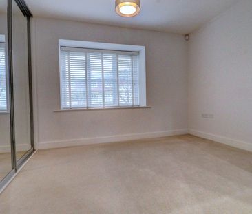 4 bedroom mid terraced house to rent - Photo 6