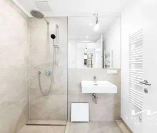 Erstbezug: Stylische 2-Zi Terrassenwohnung 39m², Klimaanlage, Aufzug im 4. Bezirk Wien! - Photo 1