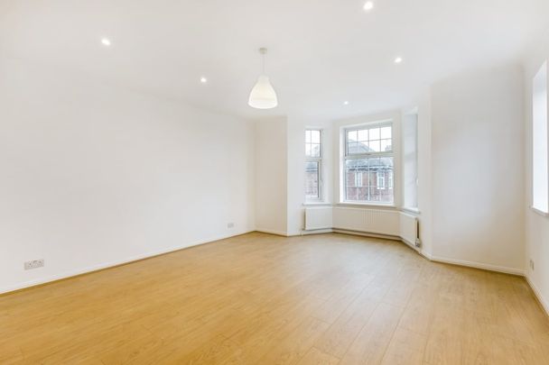 2 bedroom maisonette to rent - Photo 1