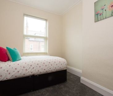 50 Estcourt Avenue, Headingley, Leeds, LS6 3ET - Photo 1