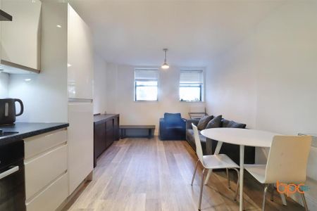1 bedroom flat to rent - Photo 4