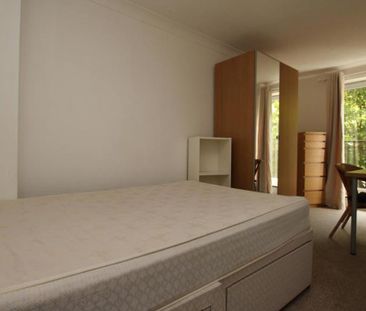 ***STUDENT PROPERTY *** 6 bedroom student property 5 min walk from ... - Photo 4