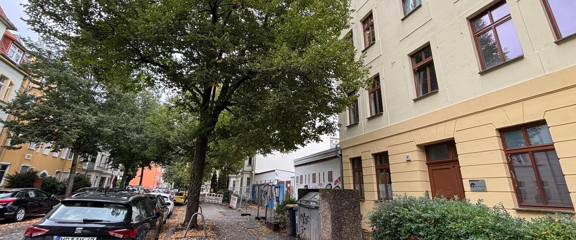 Helle 2-Raum-Wohnung mit großem Balkon in Stadtfeld Ost - Foto 1