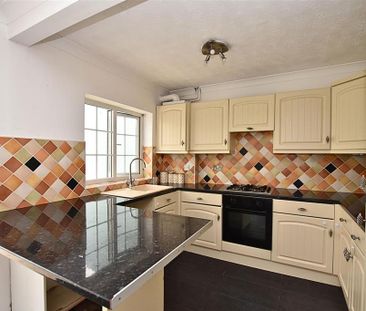 3 bedroom terraced house to rent - Photo 4