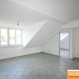 Lichtdurchflutete Dachgeschoßwohnung mit sehr großer Terrasse in der Wolfganggasse - Photo 3