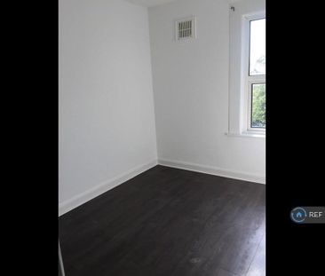 2 bedroom semi-detached house to rent - Photo 2