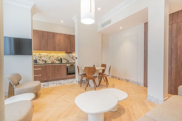 Appartement à louer rue de Rennes, Paris 6ème - Photo 1