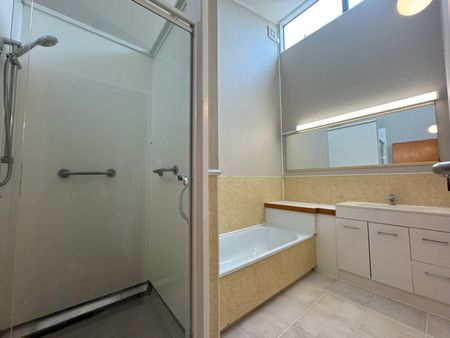 Spacious two bedroom home - Photo 4