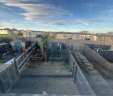 2 bedroom end of terrace house to rent - Photo 1