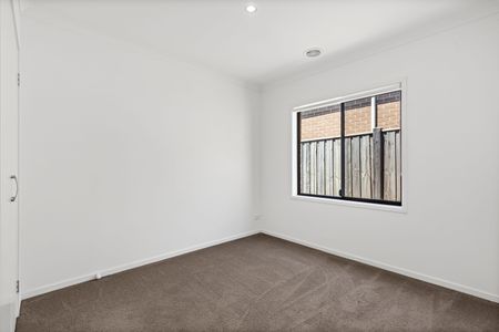 Like New & Ready to call HOME! - Photo 3