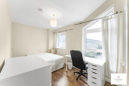 5 bedroom townhouse to rent - Photo 3