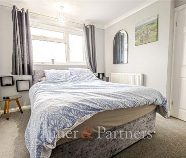 3 bedroom semi-detached house to rent - Photo 6