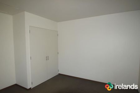 Modern Townhouse in Central Location - Photo 4