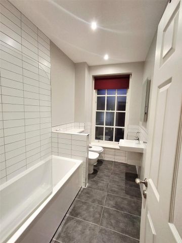 4 bedroom terraced house to rent - Photo 2