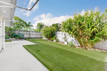 Conveniently located Four Bedroom Family Home in Dakabin - Photo 4