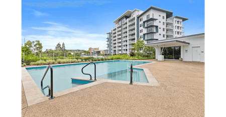 Modern Apartment Living in the Heart of Robina - Photo 5