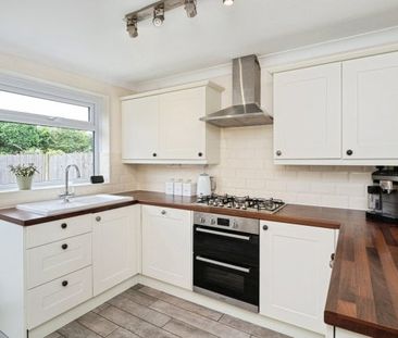 Heathfields, Westfield - Photo 2