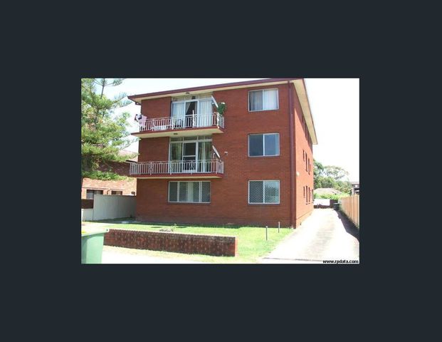 Convenient Location - Photo 1