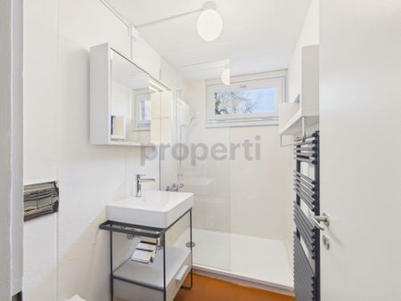 Wohnen in einer Ikone der Schweizer Architektur | Einzigartige 4.5-Zimmer-Maisonettewohnung im denkmalgeschützten Atelier-5-Ensemble in Flamatt - Photo 2