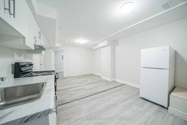 Detached Home For Lease | E9039489 - Photo 1