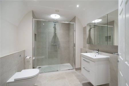 Spacious one bedroom apartment in a desirable location close to Montagu Square. - Photo 5