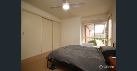 EASY LIVING IN EASTWOOD - GARDEN MAINTENANCE INCLUDED - Photo 3