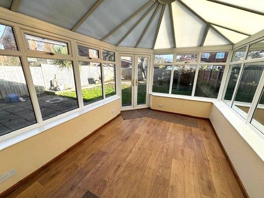 4 bedroom detached house to rent - Photo 1