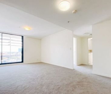 Luxury Split Level Apartment with Spectacular City Views in The Qua... - Photo 1